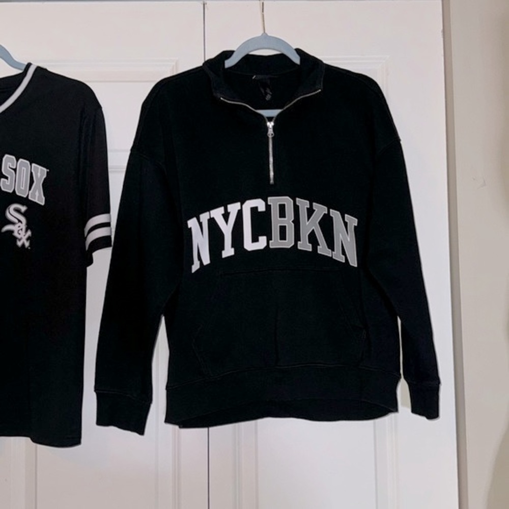 NYC BKN quarter zipper sweater